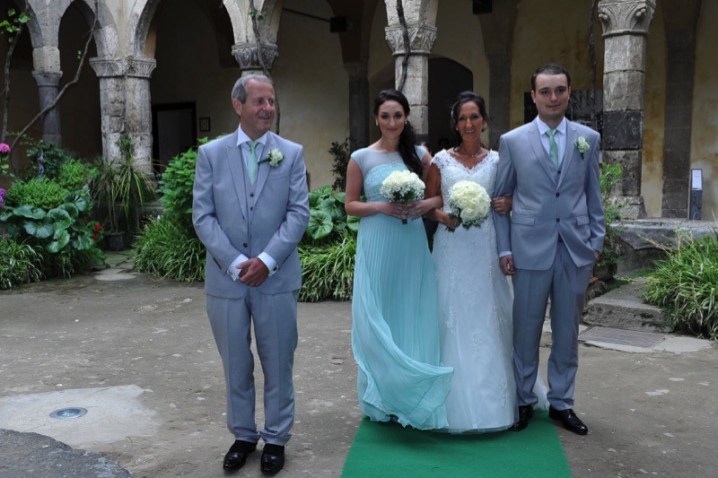 Italian wedding destination groom waits for bride| Planner: Venice Events | via https://emmalinebride.com/real-weddings/italian-weddings-destination/