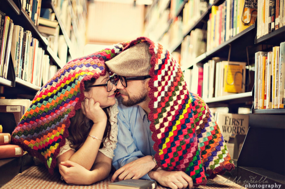 library engagement shoot with blanket
