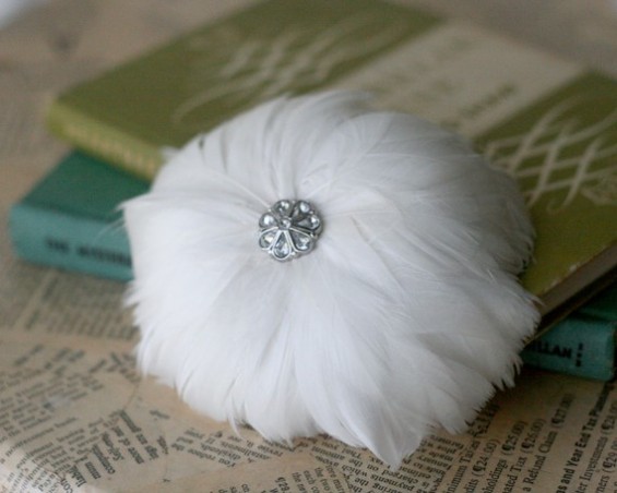 bridal hair pin with feathers