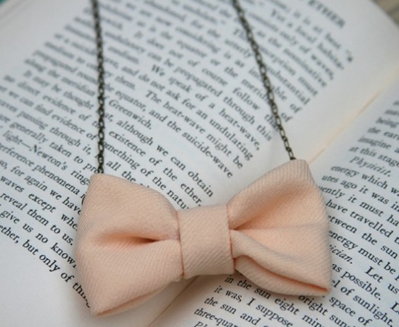 pink bow necklace