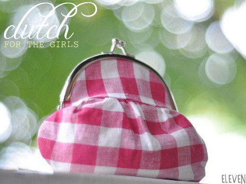 picnic wedding - gingham clutch for bridesmaids