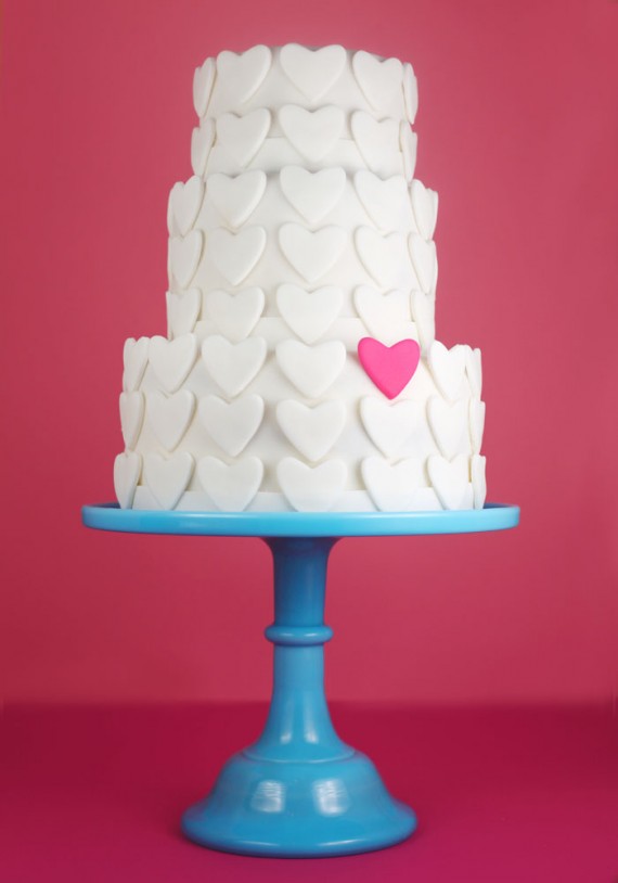 how to make your own wedding cake - hearts fondant