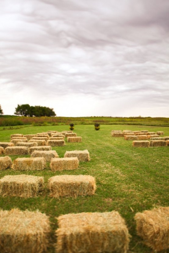 hay bales for wedding