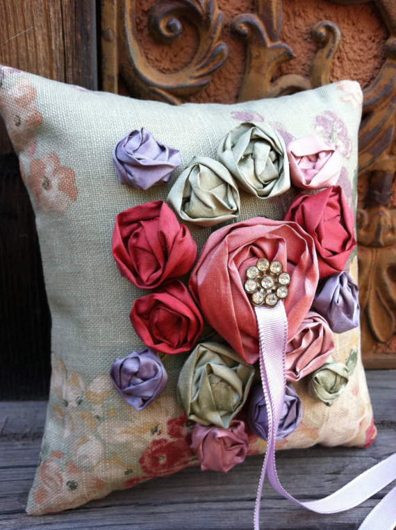 heirloom quality ring pillows