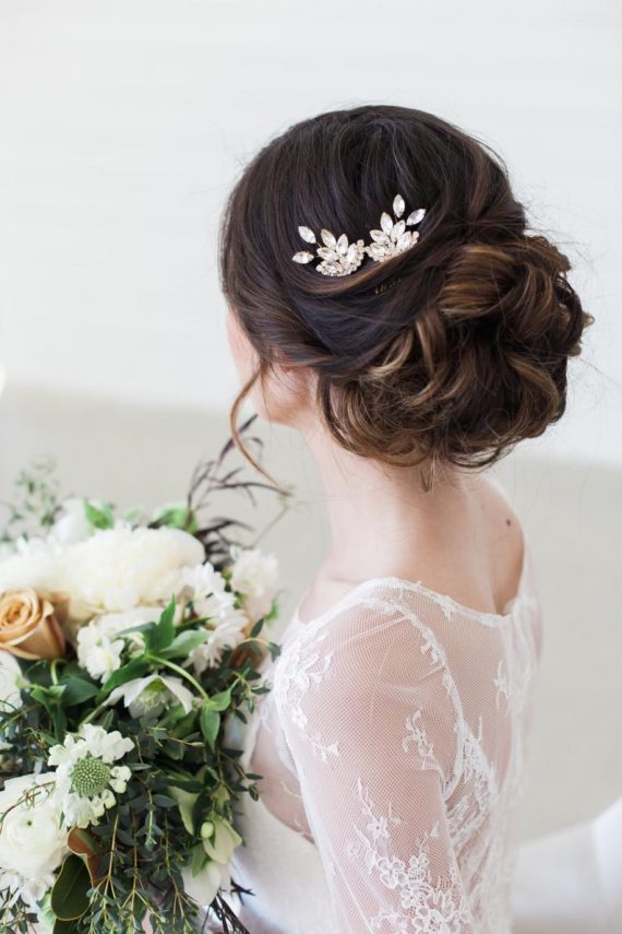 How to Beautifully Wear a Hair Comb the Right Way