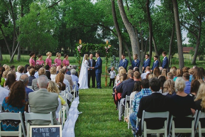 wedding ceremony order of events | https://emmalinebride.com/ceremony/order-events/ | photo: shutterfreek