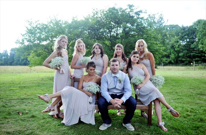 Rustic Chic Wedding in the Massachusetts | https://emmalinebride.com/real-weddings/rustic-chic-wedding/ | photo: Laura Wagner Photography