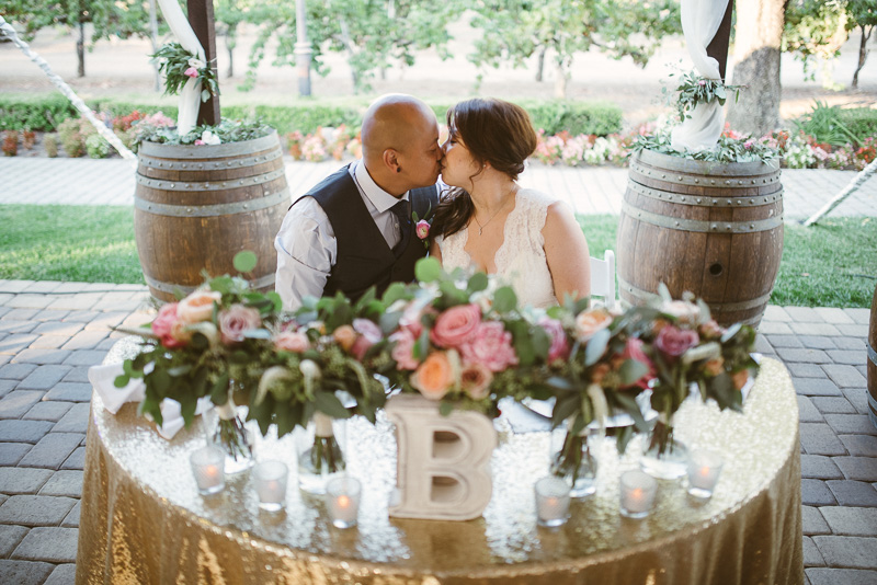 Guglielmo Winery Real Wedding | https://emmalinebride.com/real-weddings/guglielmo-winery-california-weddings/ | photo: Michael James Photography | planner: d.Royal Engagements