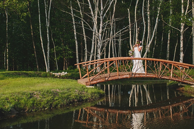 Love Spring Weddings?  A Maypole Inspirational Shoot at Castle Farms in Charlevoix, Michigan | Love Weddings Maypole | http://www.emmalinebride.com/real-weddings/love-spring-weddings-a-maypole-inspirational-shoot/ | Photo: E.C. Campbell Photography