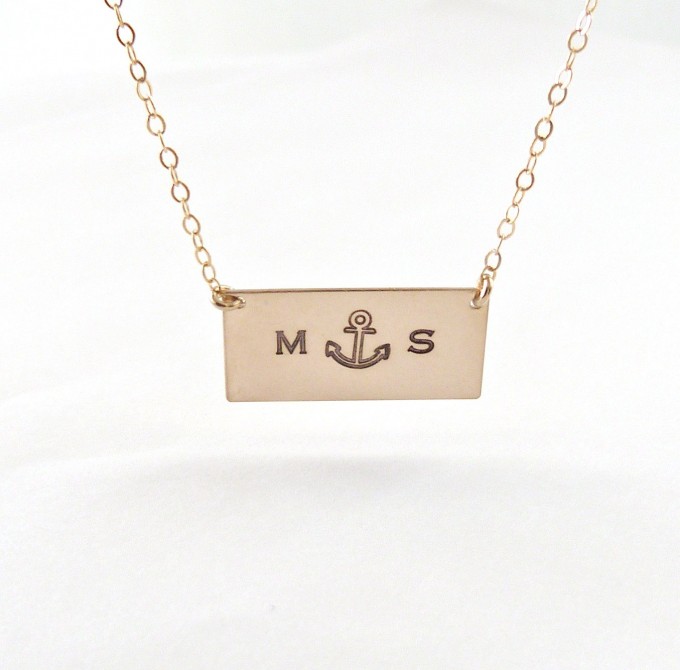 anchor bar necklace | via 50+ nautical wedding theme ideas at EmmalineBride.com