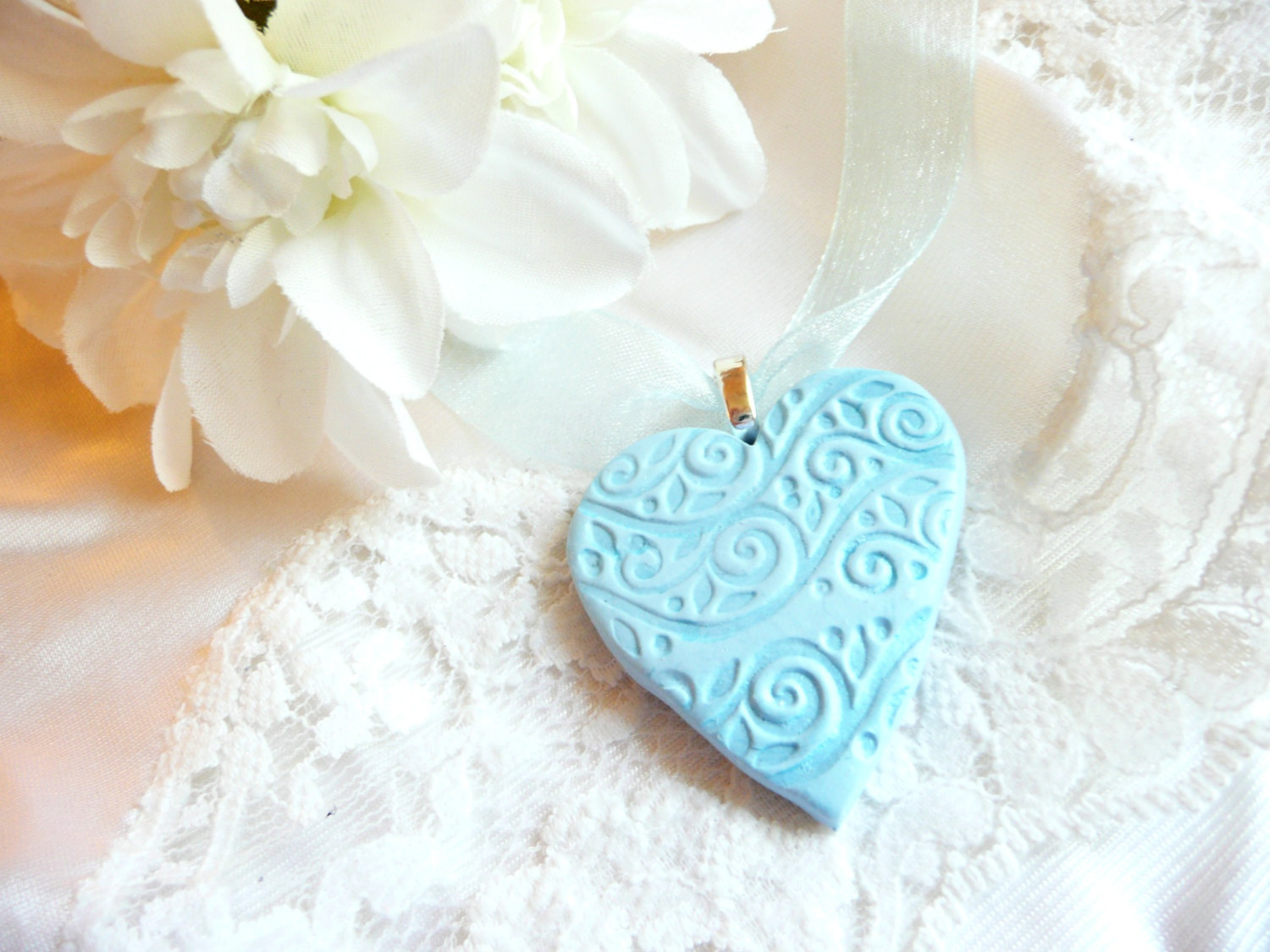 heart pendant blue