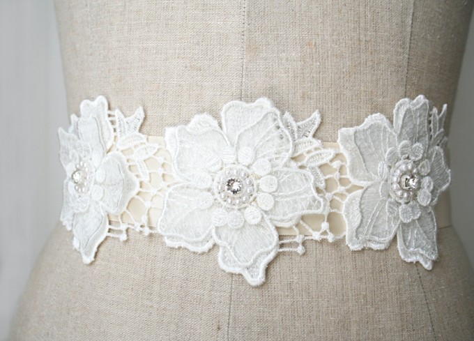 Beaded flower dress sash with rhinestones | by Laura Stark | sashes dress | https://emmalinebride.com/bride/bridal-sashes-dress