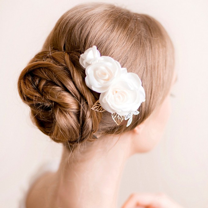bridal hair bun with hair comb | hairstyles accessories weddings | https://emmalinebride.com/bride/hairstyles-accessories-weddings/ | via florentes: http://etsy.me/22yo1LX
