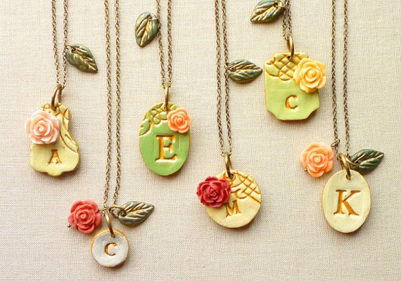 initial-necklaces-for-bridesmaids | by Palomaria | bridesmaid necklaces initials | https://emmalinebride.com/gifts/bridesmaid-necklaces-initials