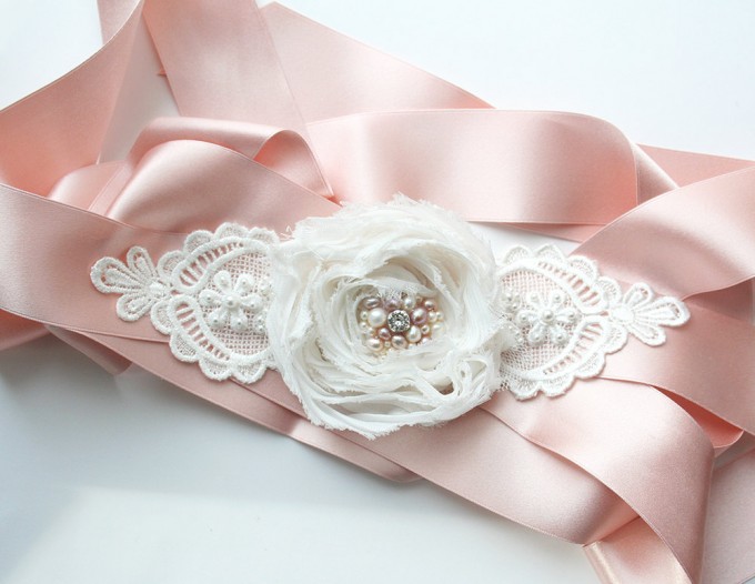 Pink dress sash with flower | by Laura Stark | sashes dress | https://emmalinebride.com/bride/bridal-sashes-dress