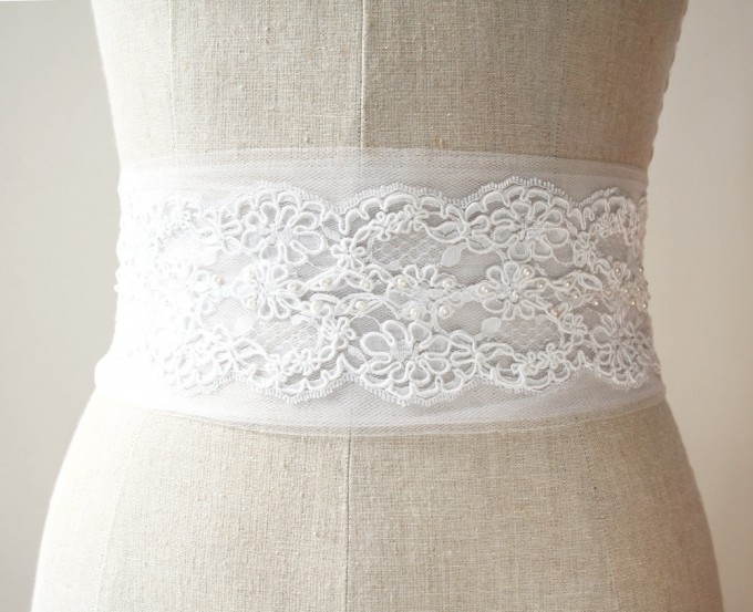Tulle alencon lace sash | by Laura Stark | sashes dress | https://emmalinebride.com/bride/bridal-sashes-dress