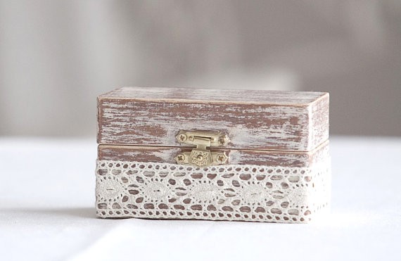 rustic ring box with lace | 41 Beautiful Rustic Ring Pillows Etsy | https://emmalinebride.com/rustic/ring-pillows-etsy-weddings/