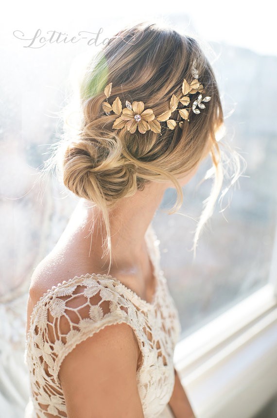 grecian hair wreath | 50+ Best Bridal Hairstyles Without Veil | https://emmalinebride.com/bride/best-bridal-hairstyles