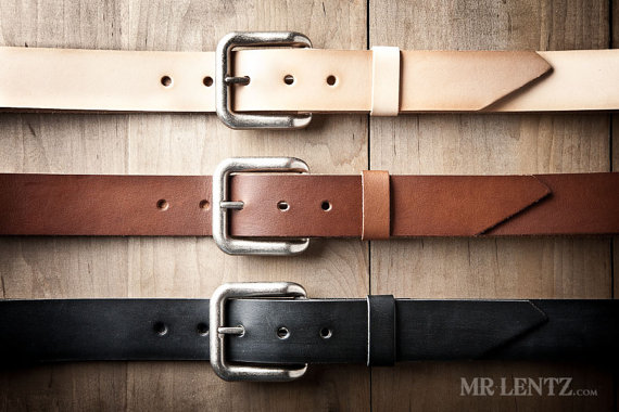 leather belt | via 40+ Best Leather Groomsmen Gifts for Weddings | https://emmalinebride.com/gifts/leather-groomsmen-gifts/