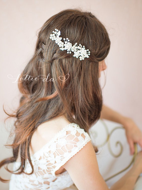 silver hair comb | 50+ Best Bridal Hairstyles Without Veil | https://emmalinebride.com/bride/best-bridal-hairstyles