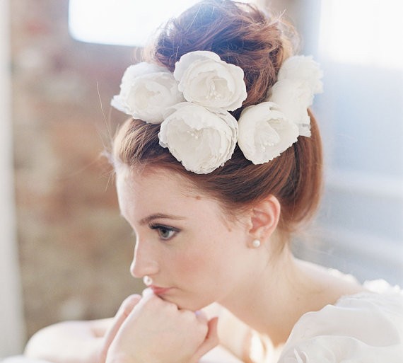 white peonies bridal hairstyle | 50+ Best Bridal Hairstyles Without Veil | https://emmalinebride.com/bride/best-bridal-hairstyles