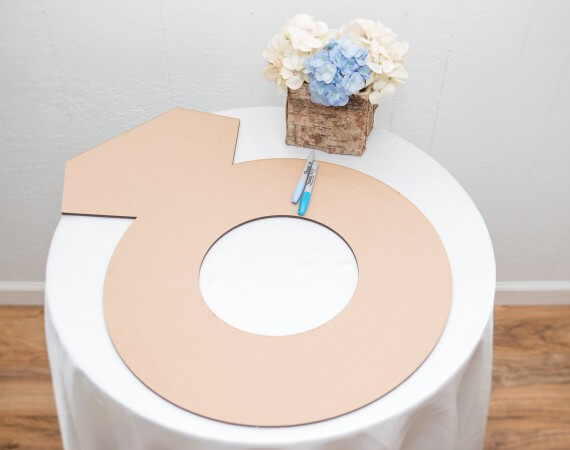 engagement ring bridal shower guest book | via 21 Totally Fun Ring Themed Bridal Shower Ideas → https://emmalinebride.com/planning/ring-themed-bridal-shower/