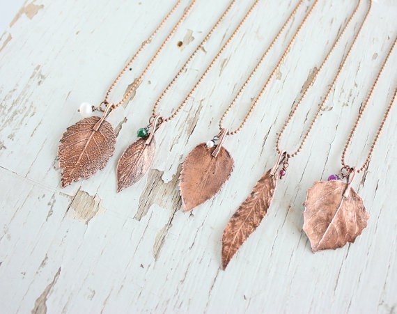 leaf necklaces by wirefoxjewellery | country bridesmaid gifts under $25 via https://emmalinebride.com/rustic/country-bridesmaid-gifts/