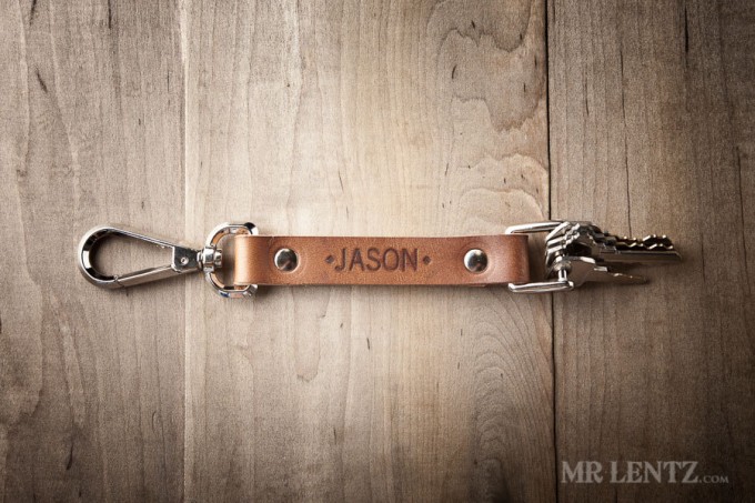 personalized-leather-keychain-for-groomsmen