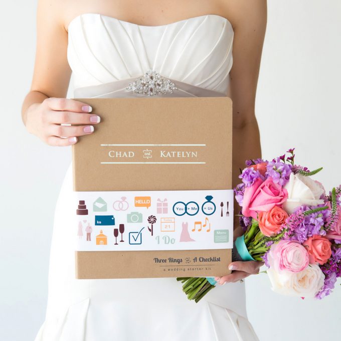 Giveaway: Win a Wedding Planner Binder by Hello Bride | https://emmalinebride.com/2016-giveaway/wedding-planner-giveaway/