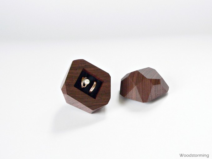 Wood ring bearer box by Woodstorming | https://emmalinebride.com/2016-giveaway/wood-ring-bearer-box/