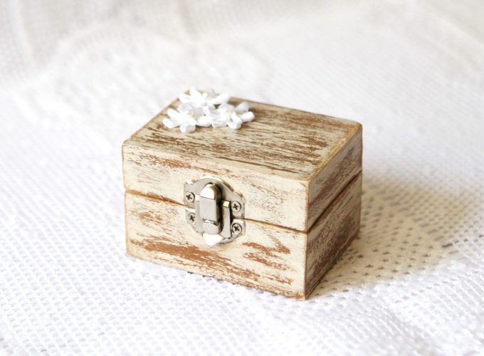 rustic-wooden-ring-box