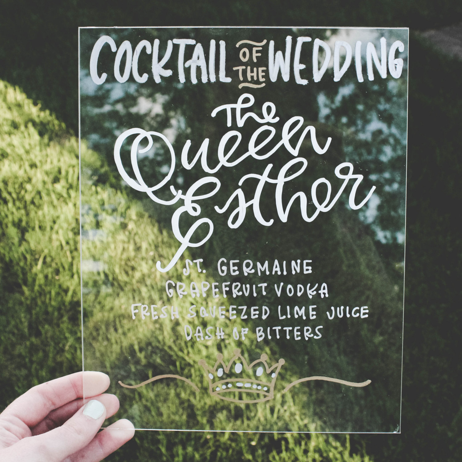Acrylic signs for weddings are a fun new trend we love! This hand-lettering is beautiful. By Wanderlove Press Co. via https://emmalinebride.com/decor/acrylic-signs-for-weddings/