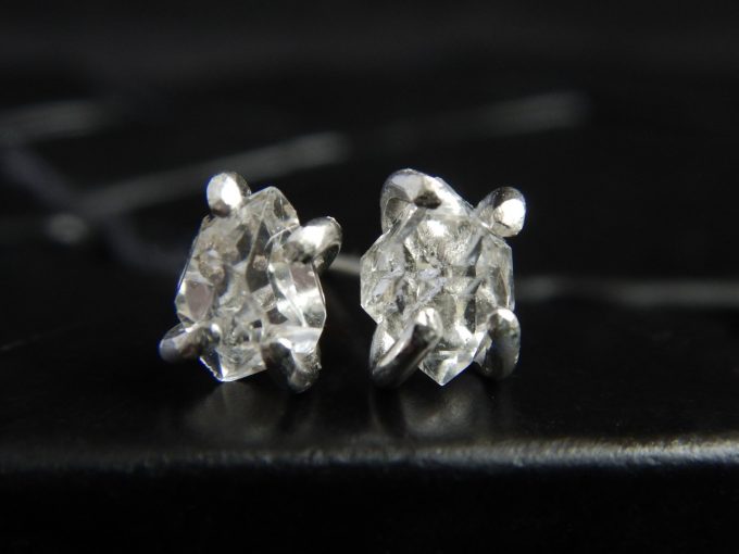 Herkimer diamond earrings your bridesmaids will love! By Gaia's Candy. via Emmaline Bride. https://emmalinebride.com/gifts/bridesmaids-herkimer-diamond-earrings/