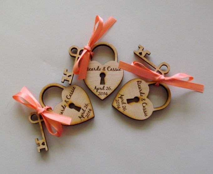 engraved-lock-and-key-wedding-favors-by-etchedintimellc
