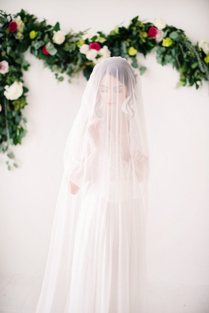 English net bridal veil | long wedding veils under $200 | https://emmalinebride.com/bride/long-wedding-veils-under-200/