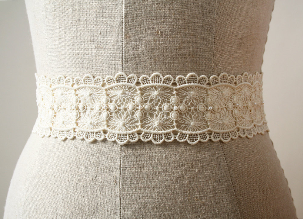 ivory scalloped lace | elegant bridal sashes by laura stark | https://emmalinebride.com/bride/elegant-bridal-sashes/