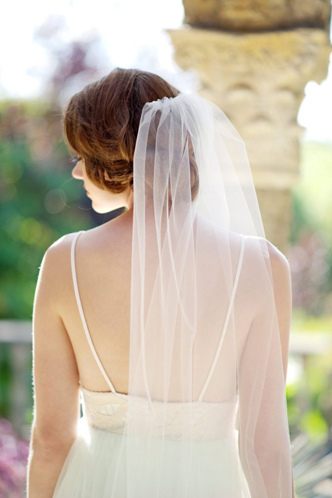 long wedding veils under $200 | https://emmalinebride.com/bride/long-wedding-veils-under-200/