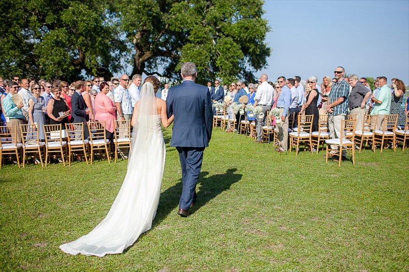 Wilmington NC Outdoor Wedding:  Lauren + Lars - photo by Eric Boneske | https://emmalinebride.com/real-weddings/wilmington-nc-outdoor-wedding/