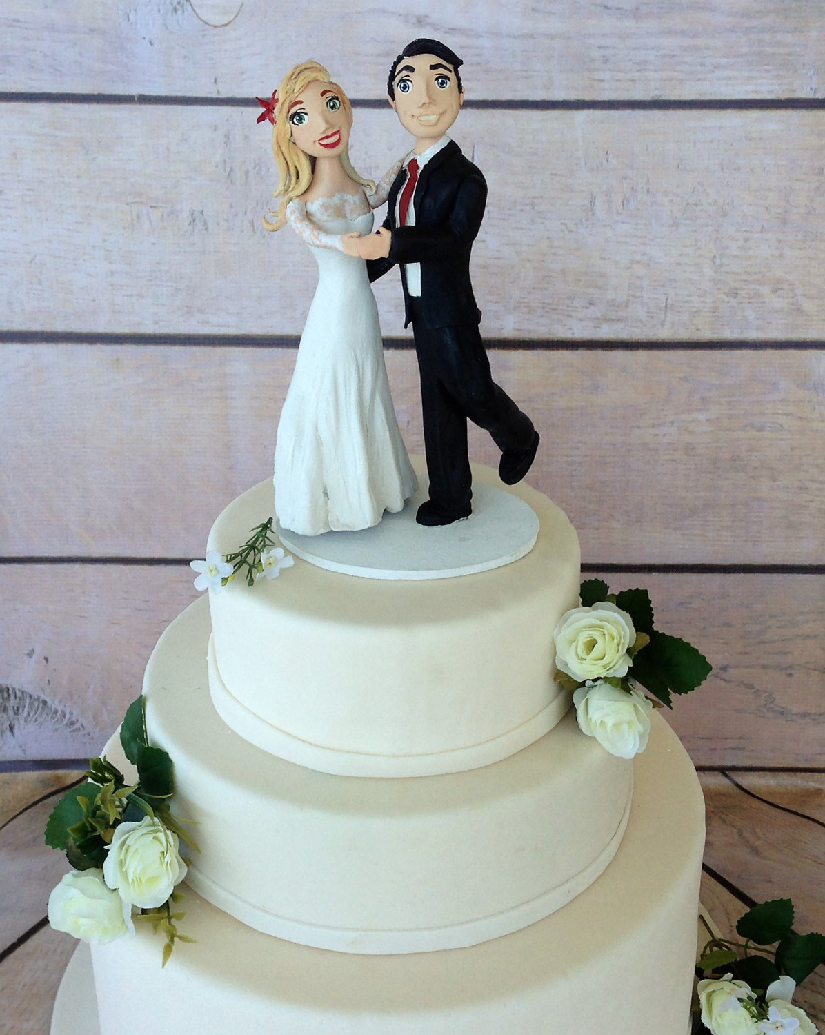 dancing bride and groom cake topper | https://emmalinebride.com/wedding/dancing-bride-and-groom-cake-topper/