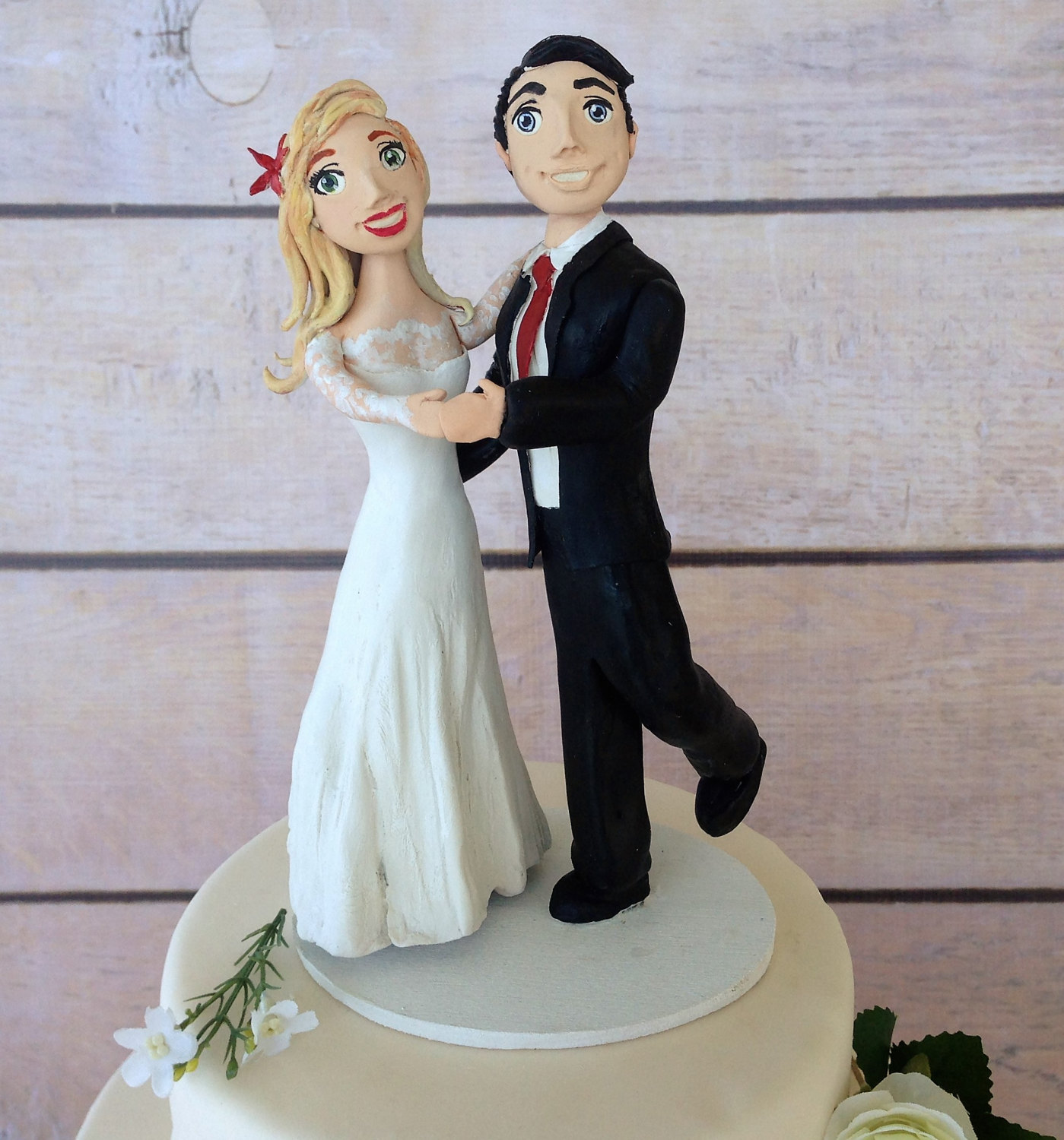 dancing bride and groom cake topper | https://emmalinebride.com/wedding/dancing-bride-and-groom-cake-topper/
