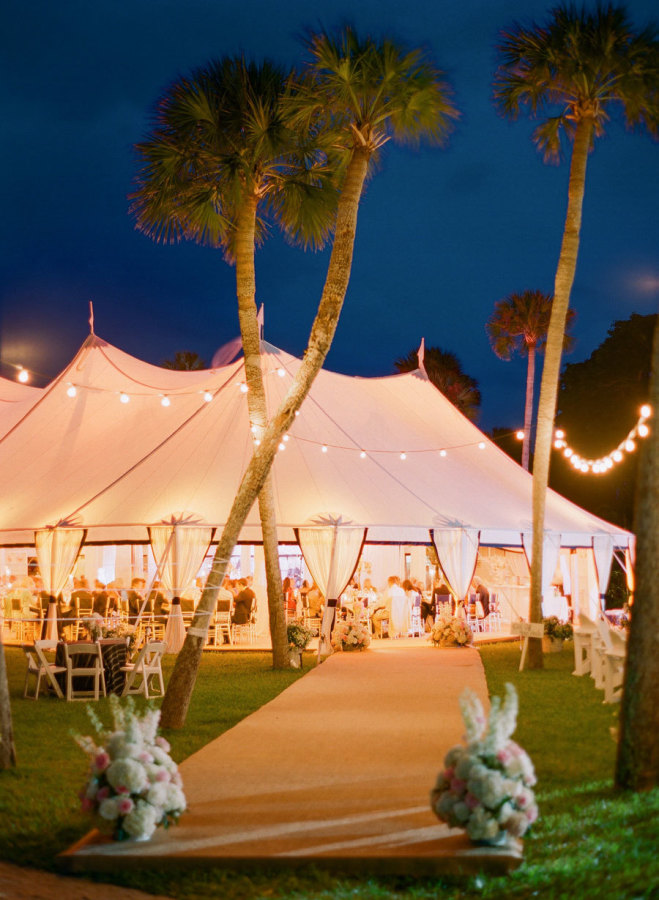 palm tree wedding reception - photo by kt merry photography | 27 Tropical Palm Tree Wedding Ideas | https://emmalinebride.com/themes/palm-tree-wedding-ideas/