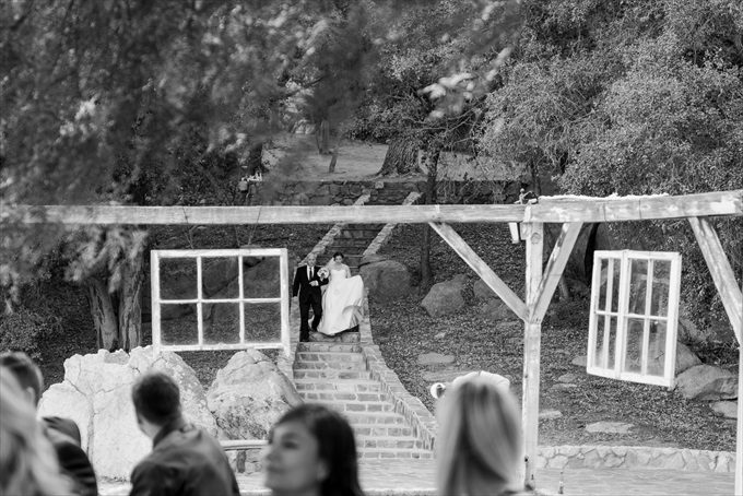 Secluded Garden Estate Wedding - https://emmalinebride.com/real-weddings/a-secluded-garden-estate-wedding-smores-burlap-and-more/ | Emma + Josh Photography - California wedding photography