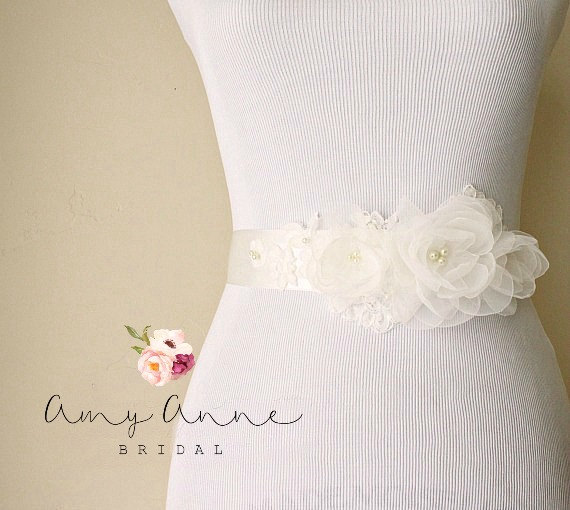 How to Tie a Wedding Dress Sash | Sash by Amy Anne Bridal | via https://emmalinebride.com/bride/how-to-tie-wedding-dress-sash/