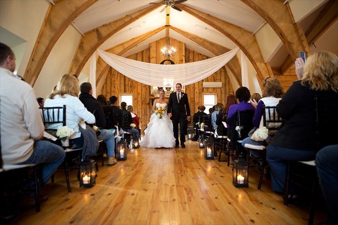 Get a Live Wedding Experience Wolf Oak Acres - Upstate New York Wedding Venue | https://emmalinebride.com/real-weddings/live-wedding-experience-wolf-oak-acres/ | photo by Paduano Studios