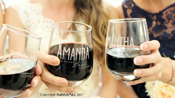 personalized bridesmaid wine glasses | by scissormill | via https://emmalinebride.com/gifts/personalized-bridesmaid-wine-glasses/