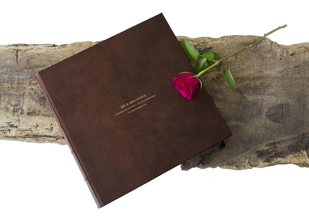 wedding album ideas - leather photo albums and keepsake albums from Central Crafts via http://bit.ly/2G3HwZM