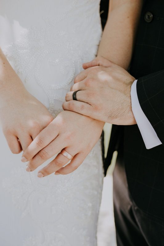 silicone wedding rings via https://amzn.to/2rIFJna