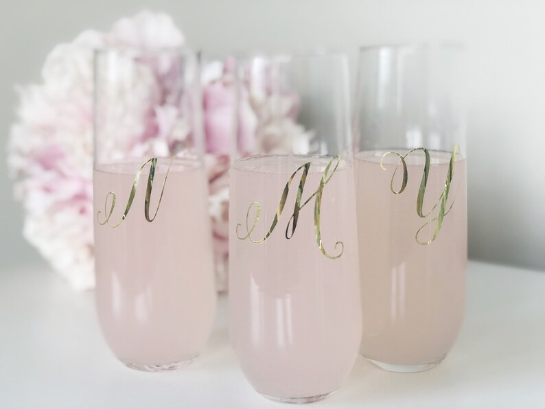 9 Best Personalized Bridesmaid Champagne Flutes Emmaline Bride 3900