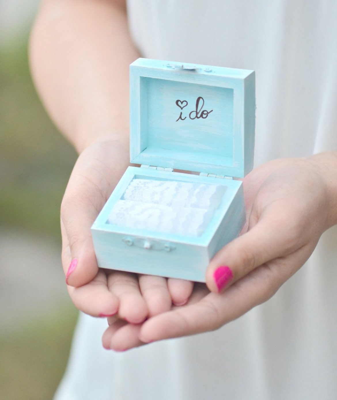 10 Beautiful Ring Bearer Boxes for Weddings (+ GIVEAWAY!)