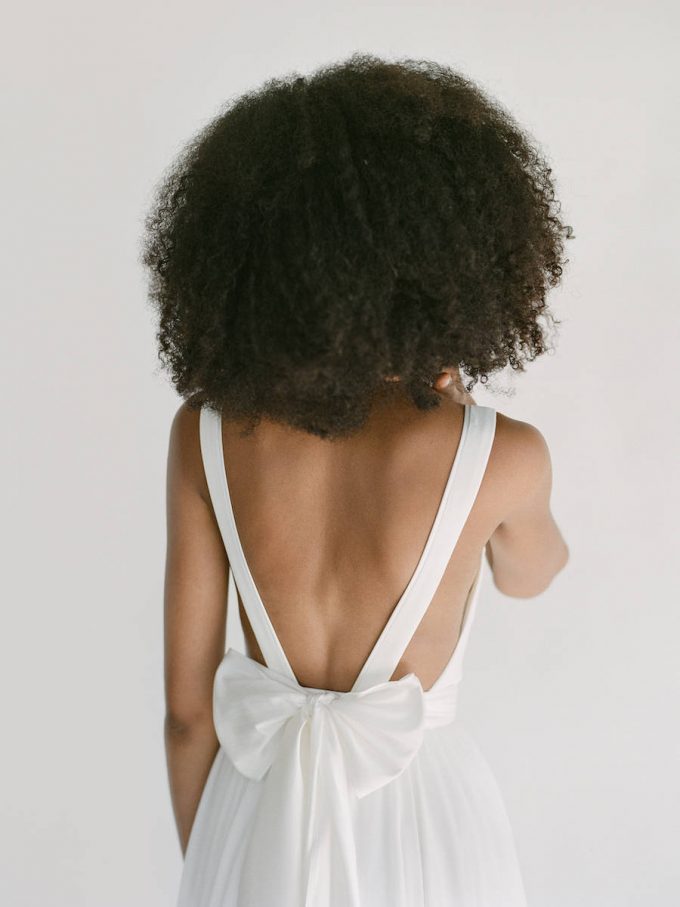 backless wedding dress with bow